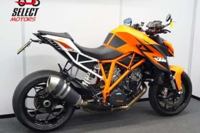KTM 1290 Super Duke (2016) thumbnail 3