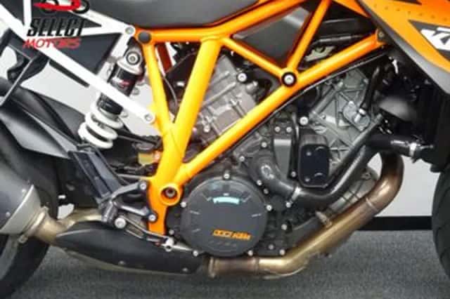 KTM 1290 Super Duke (2016) thumbnail 6