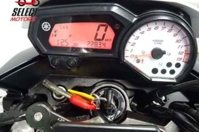 Yamaha FZ8 (2011) thumbnail 2