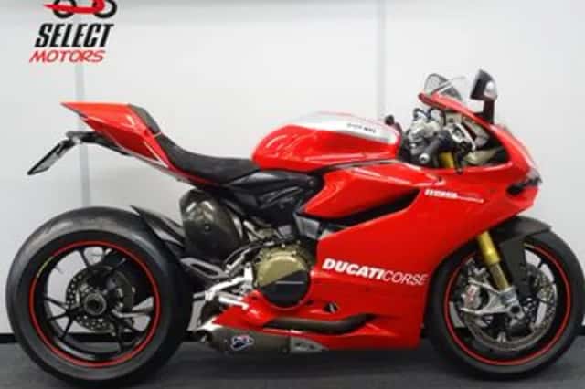 Ducati Panigale 1199 R (2014) thumbnail 1