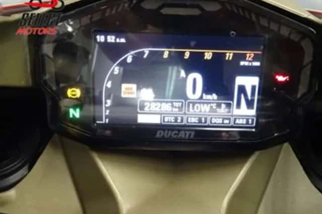 Ducati Panigale 1199 R (2014) thumbnail 2