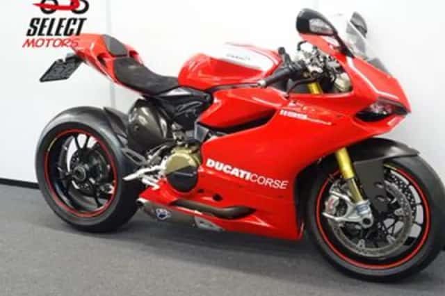 Ducati Panigale 1199 R (2014) thumbnail 4