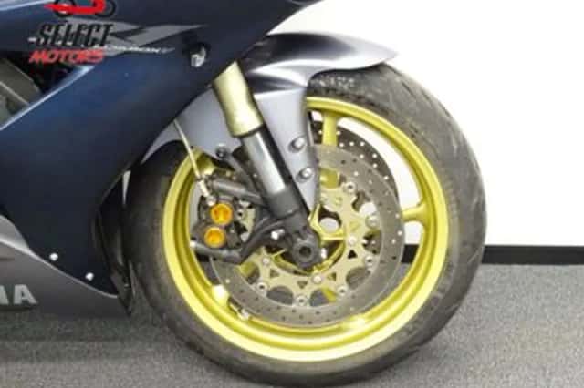 Yamaha YZF-R1 (2009) thumbnail 5