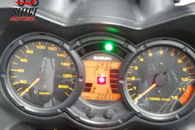 Suzuki V-Strom (2004) thumbnail 2