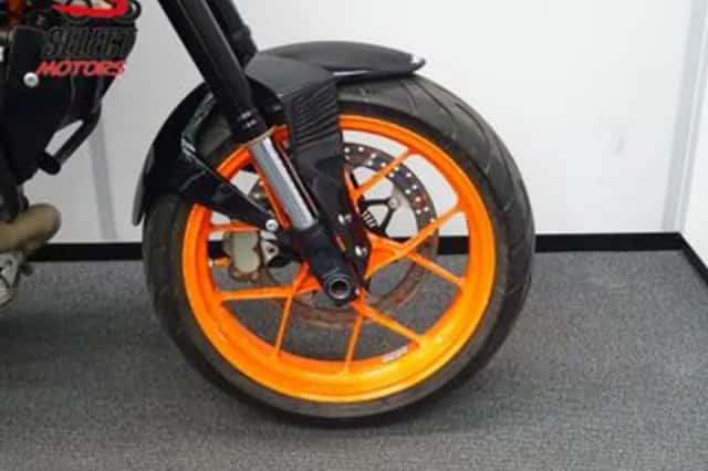 KTM 690 Duke (2017) thumbnail 4