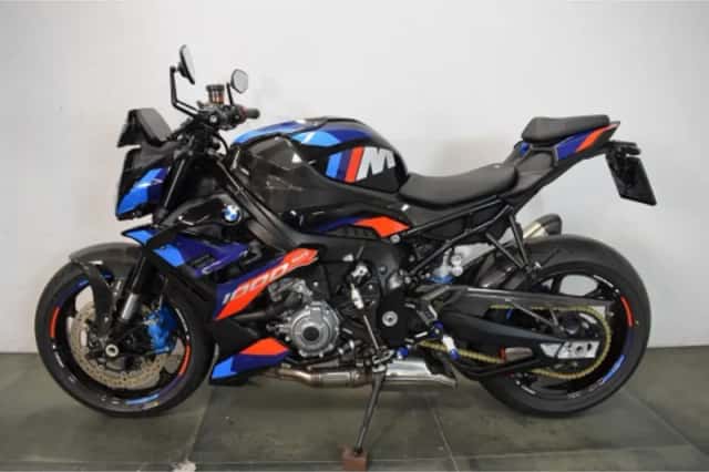 BMW M 1000 R (2023) thumbnail 3