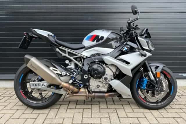 BMW M 1000 R (2025) thumbnail 1