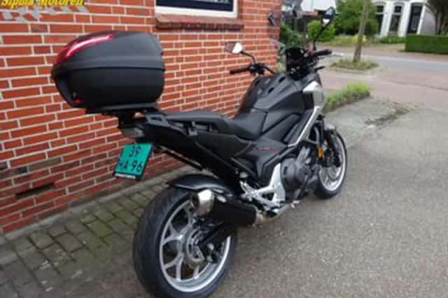 Honda NC750X (2017) thumbnail 6
