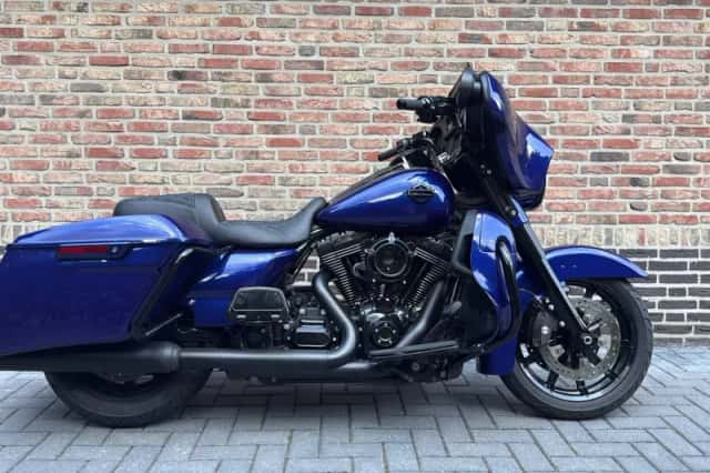Harley-Davidson Street Glide 103 (2016) thumbnail 4