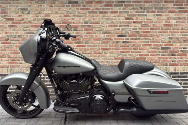 Harley-Davidson Street Glide 103 (2016) thumbnail 1