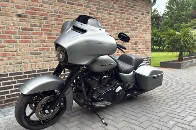 Harley-Davidson Street Glide 103 (2016) thumbnail 2