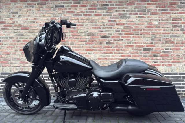 Harley-Davidson Street Glide 103 (2014) thumbnail 1