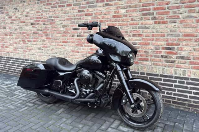 Harley-Davidson Street Glide 103 (2014) thumbnail 5
