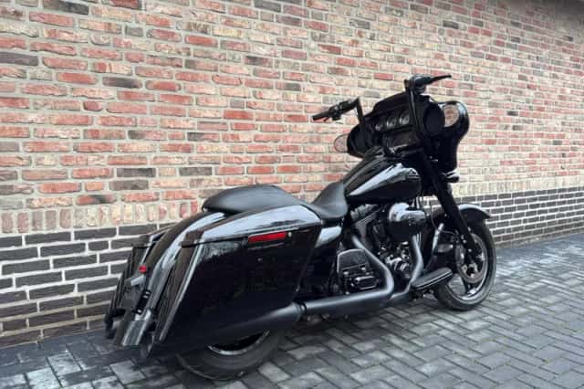 Harley-Davidson Street Glide 103 (2014) thumbnail 6