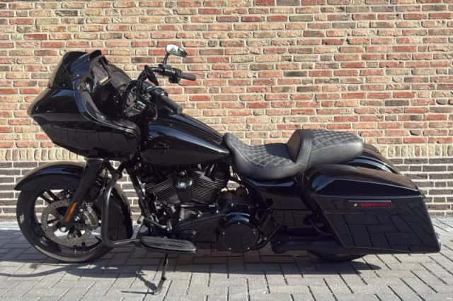 Harley-Davidson Road Glide (2020) thumbnail 1