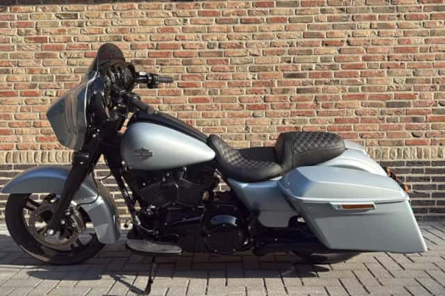 Harley-Davidson Street Glide 103 (2016) thumbnail 1