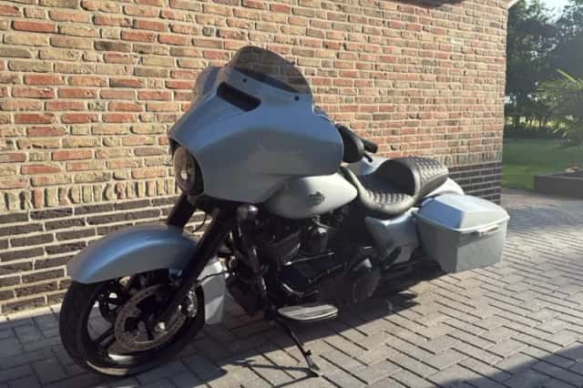 Harley-Davidson Street Glide 103 (2016) thumbnail 2