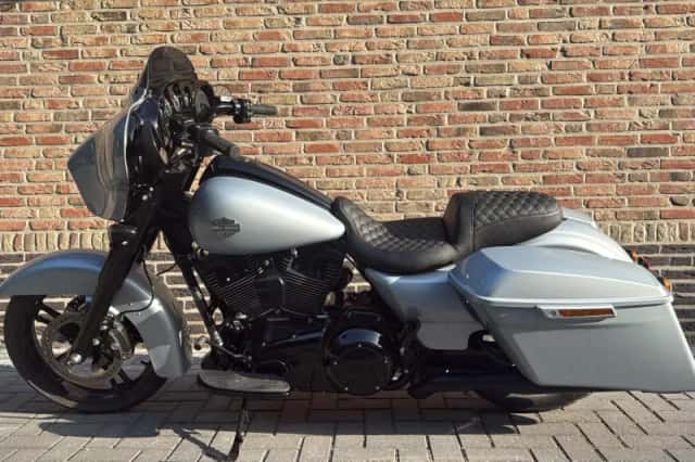 Harley-Davidson Street Glide 103 (2016) thumbnail 3