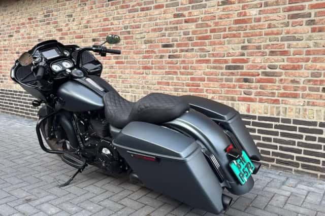 Harley-Davidson Road Glide 103 (2016) thumbnail 3