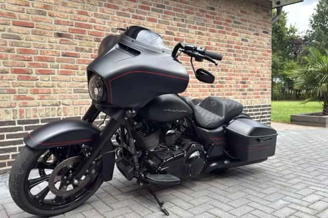 Harley-Davidson Street Glide 103 (2016) thumbnail 2