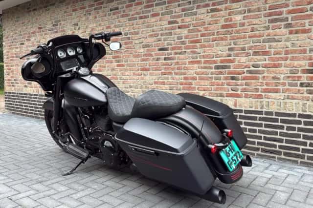 Harley-Davidson Street Glide 103 (2016) thumbnail 3