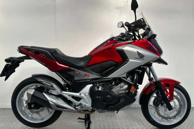 Honda NC750X (2017) thumbnail 1