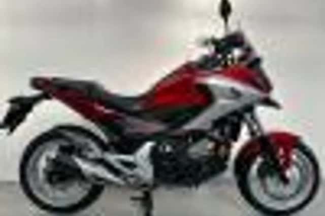 Honda NC750X (2017) thumbnail 2