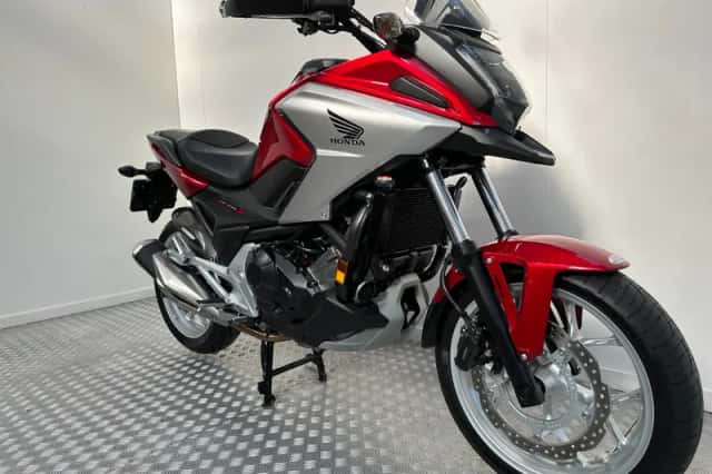 Honda NC750X (2017) thumbnail 5