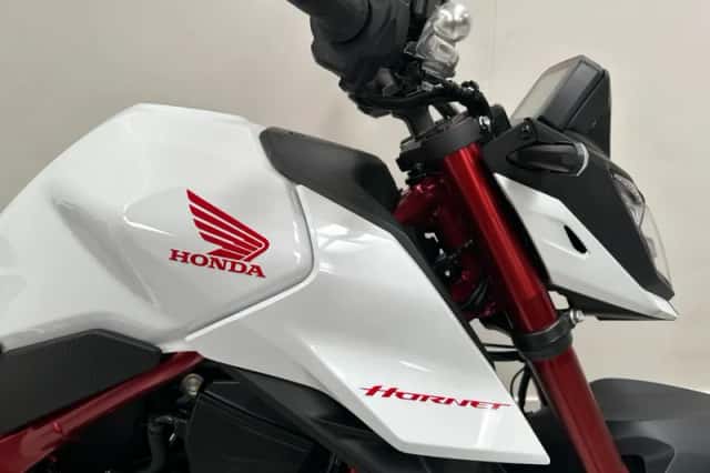 Honda CB750A Hornet (2024) thumbnail 2