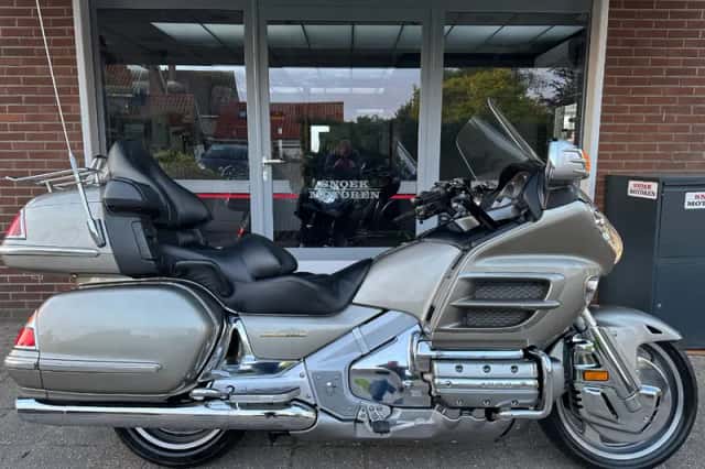 Honda GL1800 Neem contact met ons op of kom langs om hem te (2002) thumbnail 1