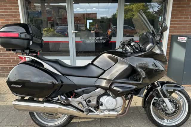 Honda NT700VA Deauville (2010) thumbnail 1