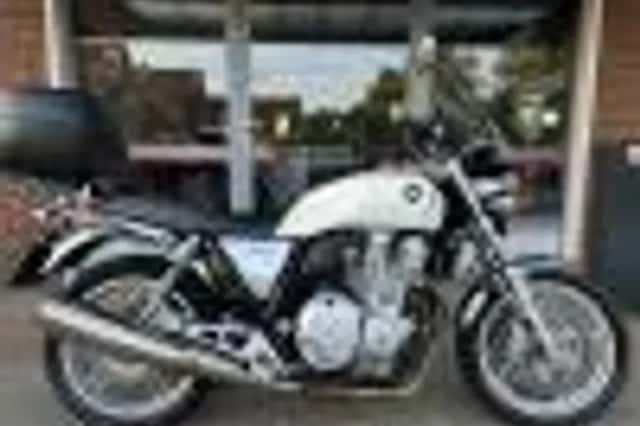 Honda CB1100A Neem contact met ons op of kom langs om hem te (2013) thumbnail 2