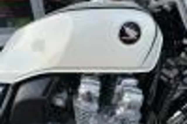Honda CB1100A Neem contact met ons op of kom langs om hem te (2013) thumbnail 3