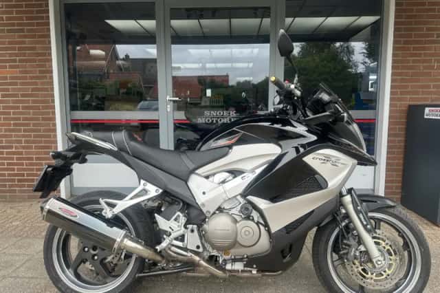 Honda VFR 800 X Crossrunner (2011) thumbnail 1