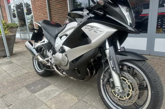 Honda VFR 800 X Crossrunner (2011) thumbnail 2