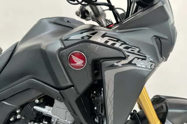 Honda Africa Twin (2017) thumbnail 2
