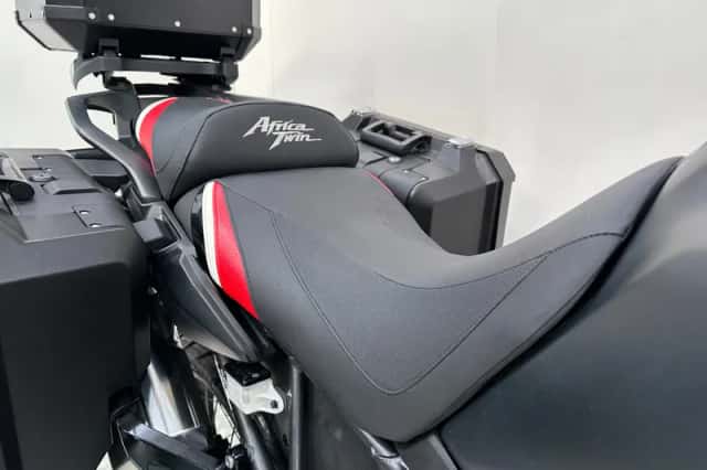 Honda Africa Twin (2017) thumbnail 5