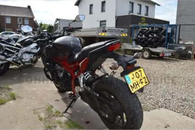 Honda CB650F (2016) thumbnail 5