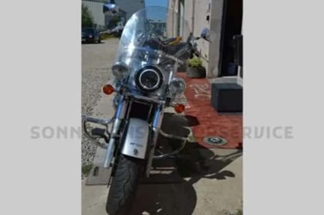 Suzuki 1500 Intruder (1999) thumbnail 3