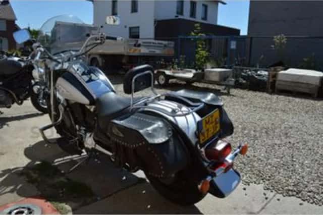 Suzuki 1500 Intruder (1999) thumbnail 5