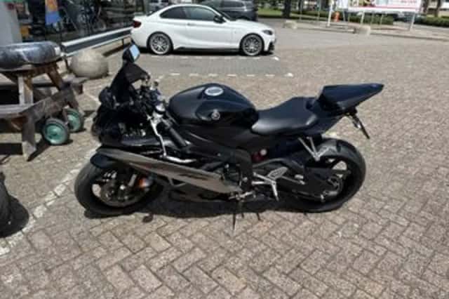 Yamaha YZF-R6 (2007) thumbnail 3
