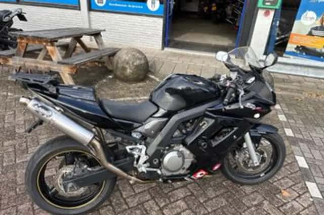 Suzuki SV650S (2007) thumbnail 1