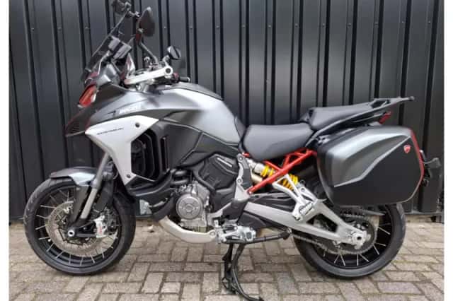Ducati Multistrada V4S (2021) thumbnail 2
