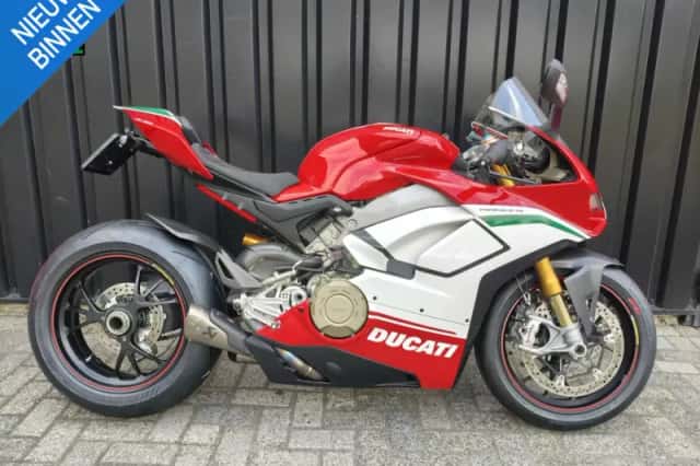 Ducati Panigale V4 Speciale (2019) thumbnail 1