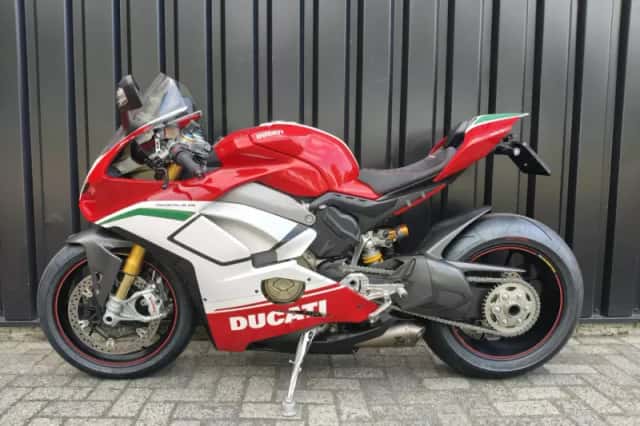 Ducati Panigale V4 Speciale (2019) thumbnail 2