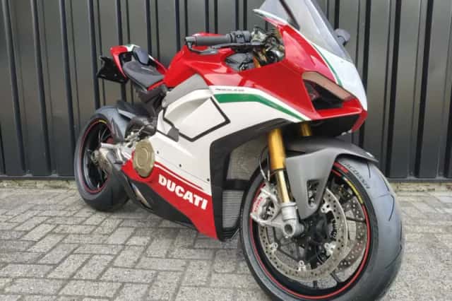 Ducati Panigale V4 Speciale (2019) thumbnail 3