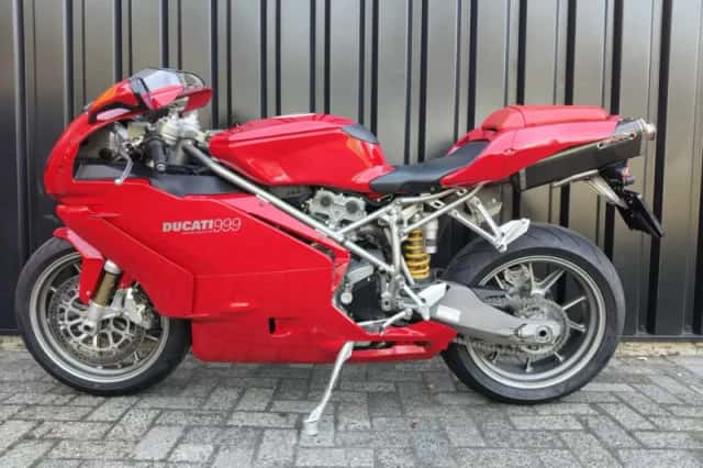 Ducati 999 (2004) thumbnail 2