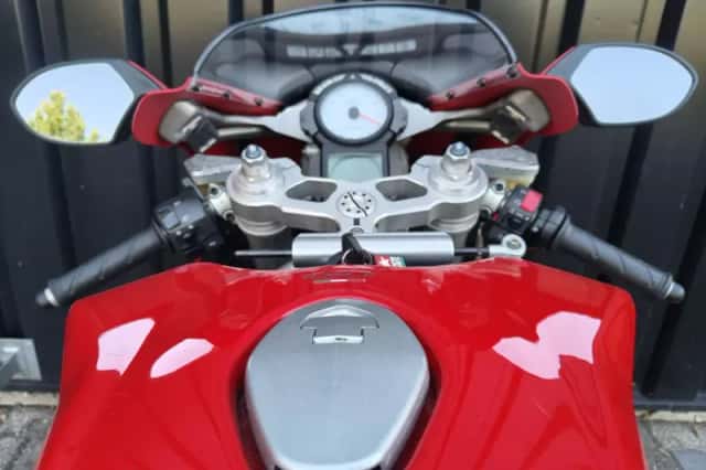 Ducati 999 (2004) thumbnail 5
