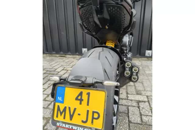 Ducati Diavel V4 (2023) thumbnail 6