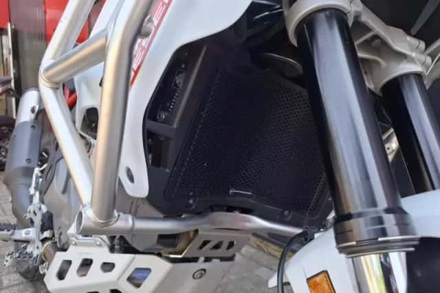 Ducati DesertX (2022) thumbnail 6
